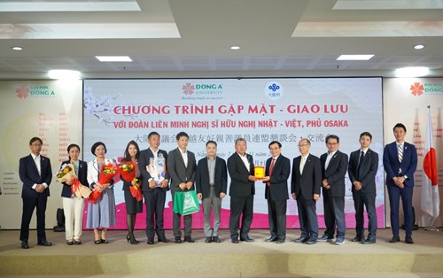 ĐH Đông Á-Đoàn liên minh nghị sĩ hữu nghị Nhật-Việt, phủ Osaka bàn hợp tác nâng cao chất lượng đào tạo nguồn nhân lực